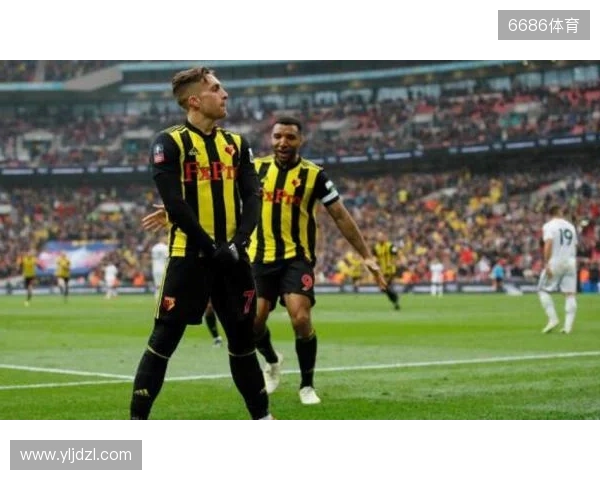 世体：巴萨不想让贝尔纳尔重蹈覆辙；球员团队冬窗会做评估